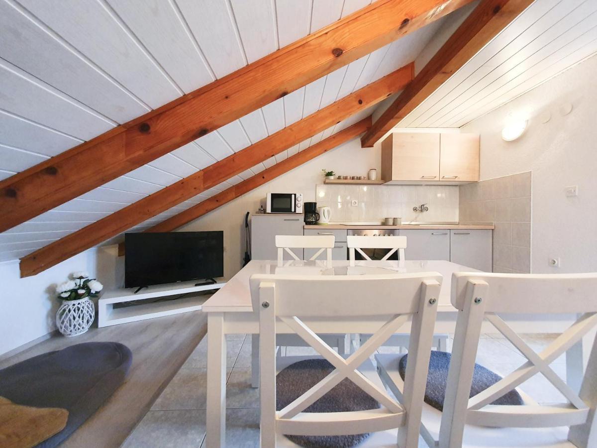 Breathtaking Seaview App Barac On Separated Floor Crikvenica Exteriör bild